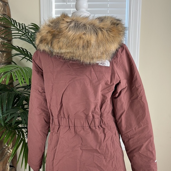 North Face Arctic Hooded Parka - Picture 4 of 8